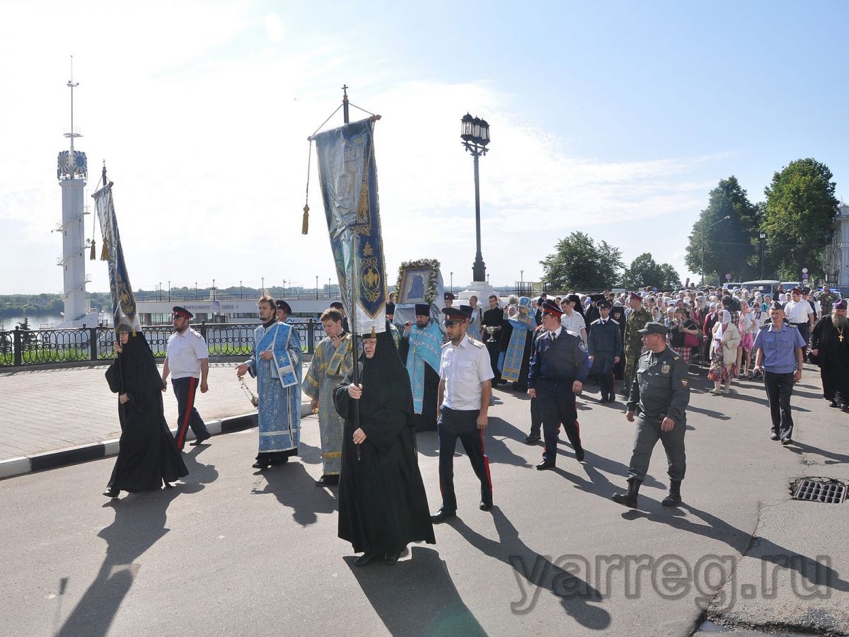 12 июля пройдет. Крестный ход в Ярославле. Главный крестный ход в Ярославле. Крестные ходы в Ярославле. Крестный ход посетил храм Петропавловский в Шуе.