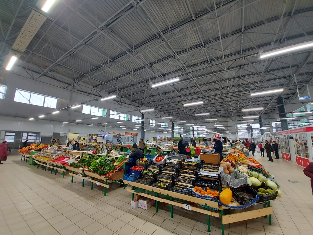 Предпринимателям Заволжского рынка отложили переезд в соседнее торговое здание