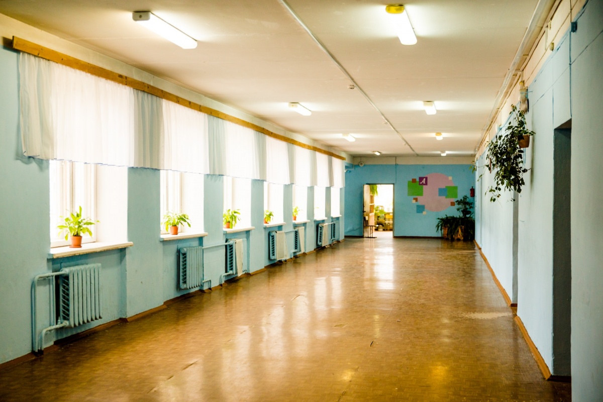В ярославской школе девочка получила сотрясение и перелом из-за шалости одноклассника