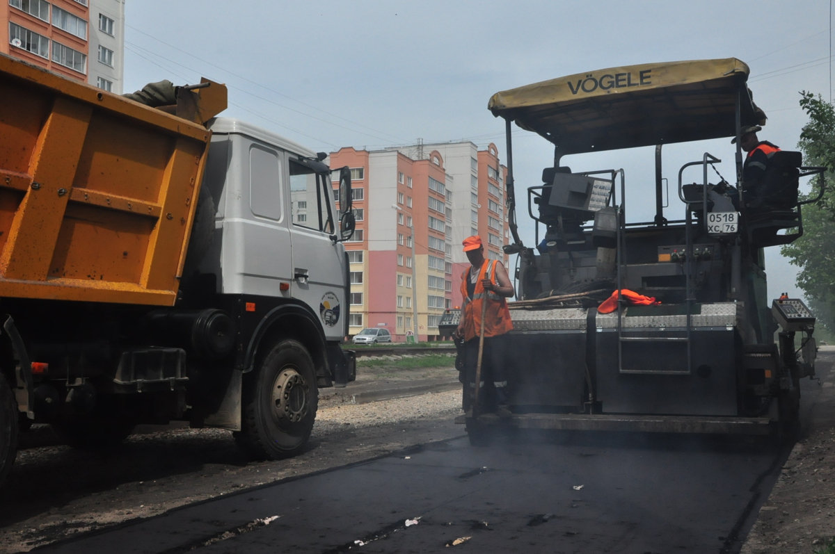 В Ярославле объем финансирования работ по национальному проекту «Безопасные и качественные автомобильные дороги» в 2021 году составляет 1 млрд рублей
