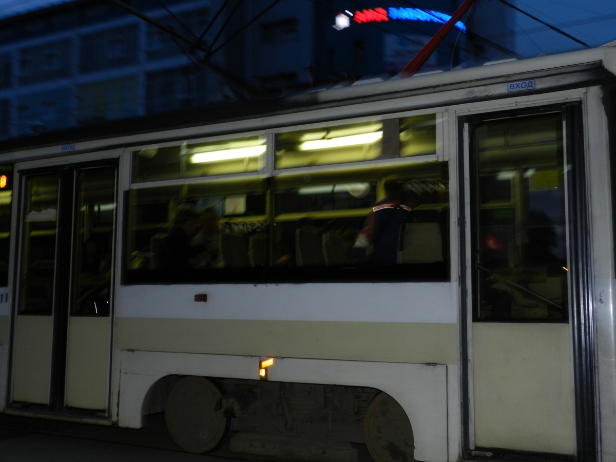Молодую жительницу Ярославля осудят за нападение на пассажирку трамвая