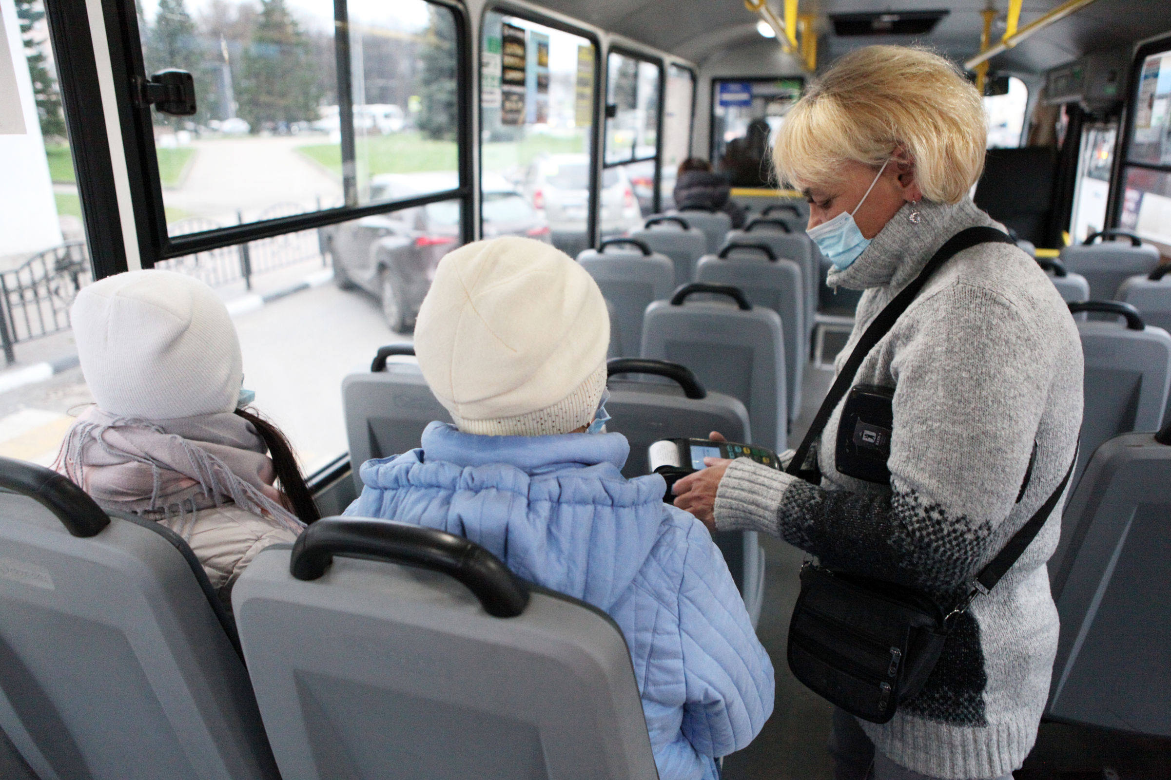 Безналичная оплата проезда в общественном транспорте: удобство и безопасность